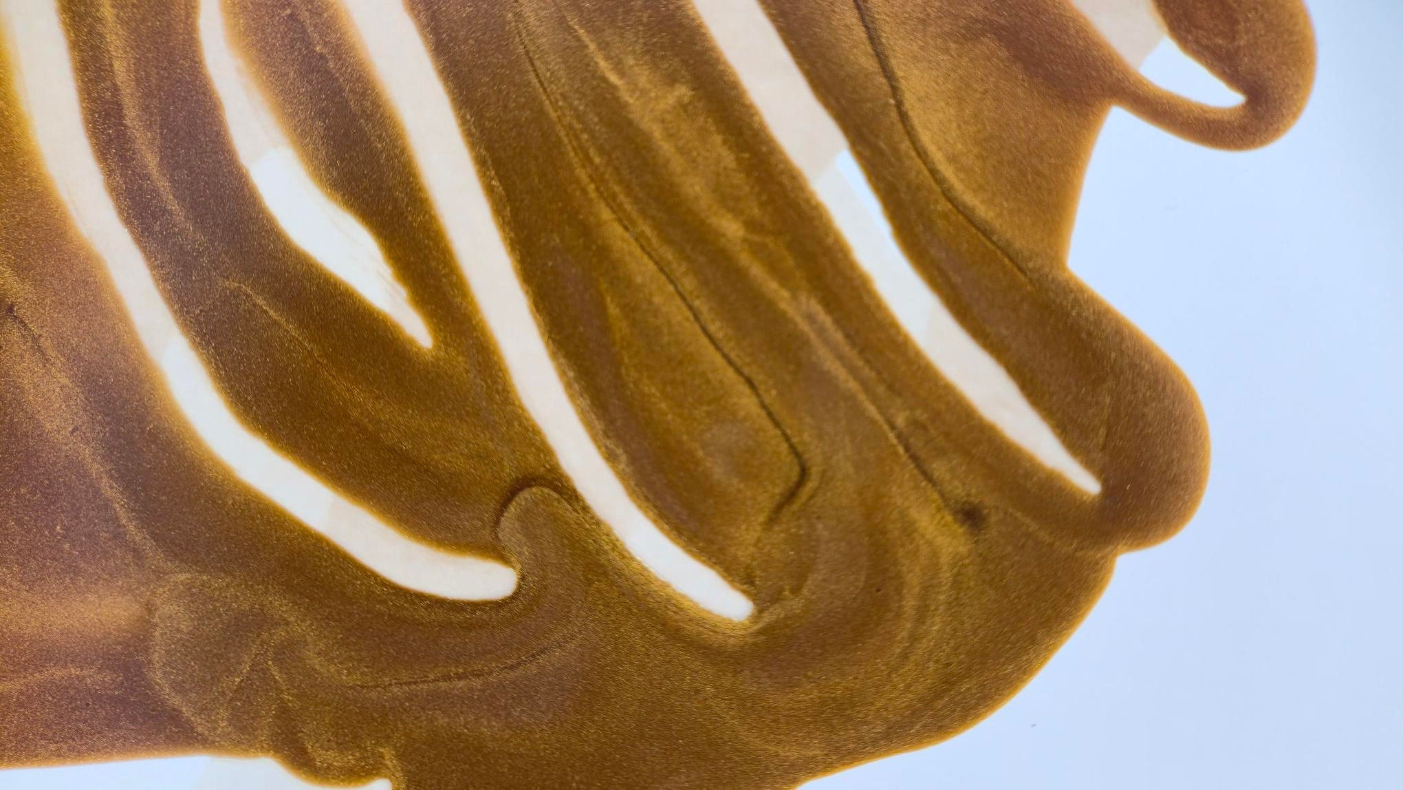 oil free body shimmer up close 